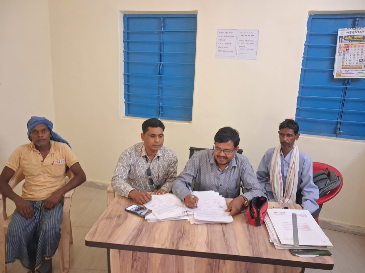 सूरजपुर : सुशासन तिहार की तैयारी: ग्राम पंचायतों में आवेदन संग्रहण प्रारंभ