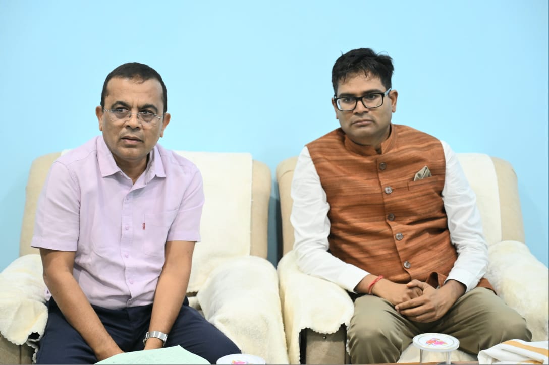 रायपुर : सुशासन तिहार 2026: प्रभारी मंत्री श्री ओ.पी. चौधरी ने तैयारियों की समीक्षा की