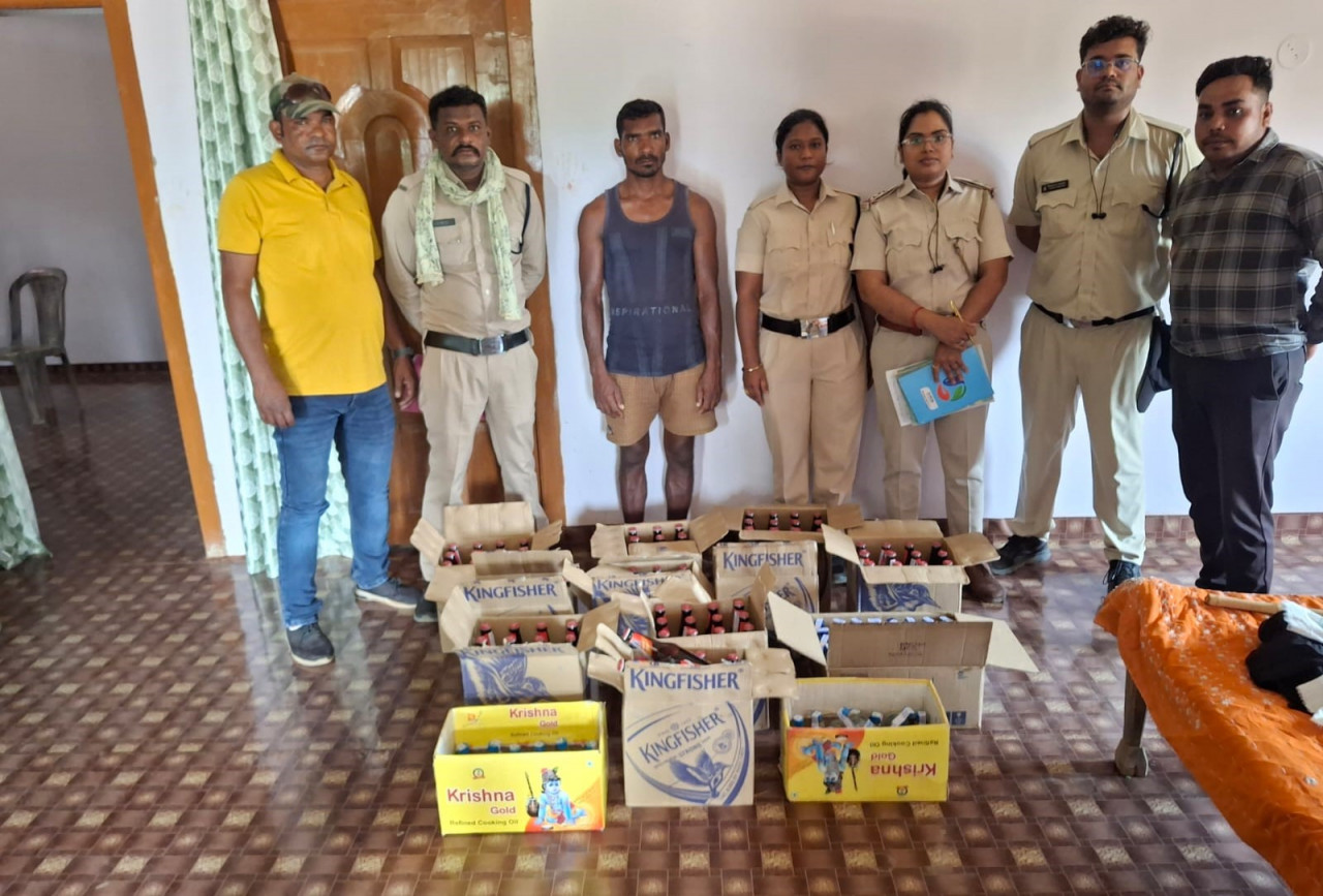 रायपुर : ओडिसा की बीयर-व्हिस्की समेत 96 लीटर से ज्यादा शराब जब्त