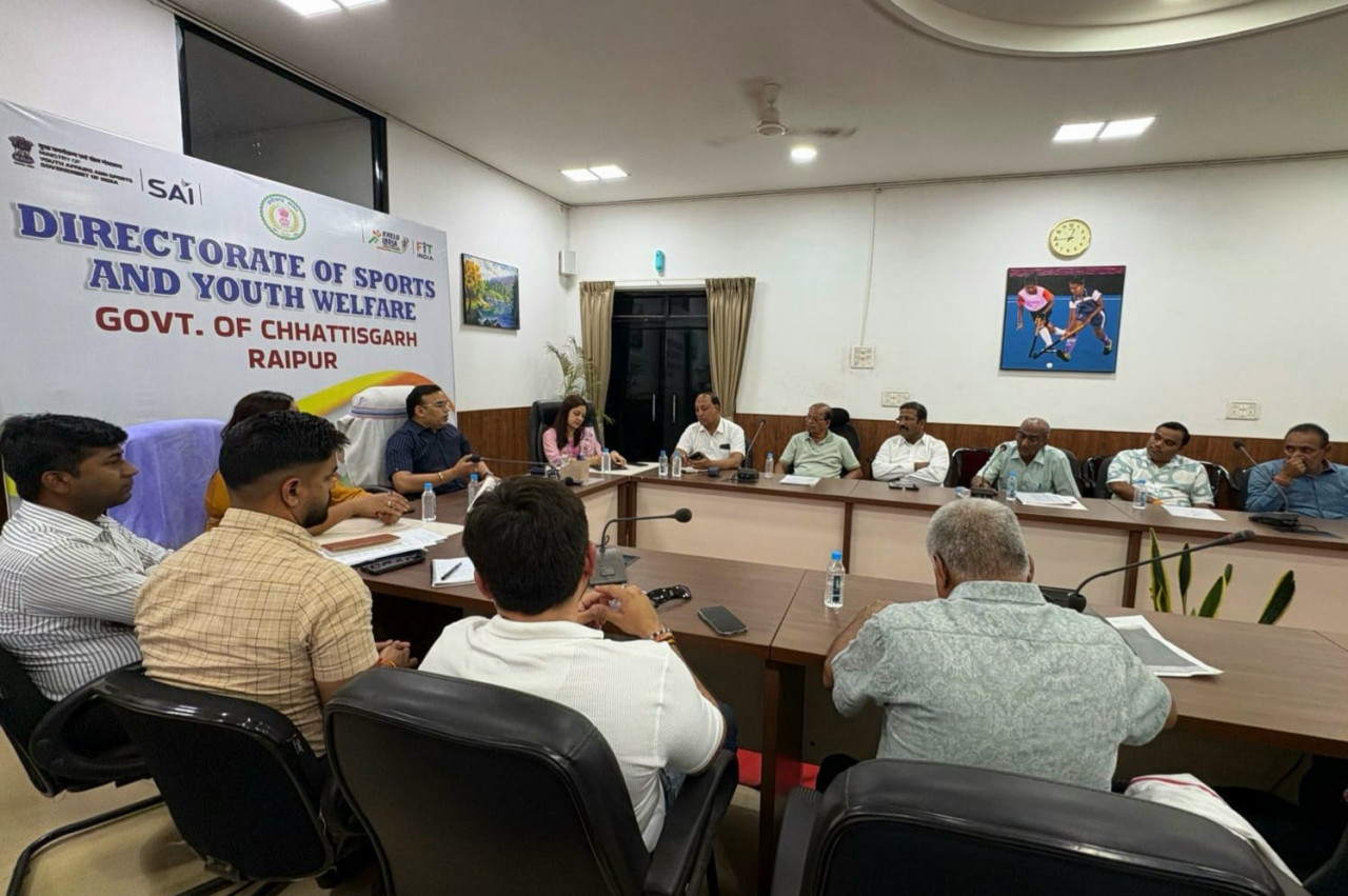 रायपुर : खेल उत्कर्ष योजना, खेल कैलेंडर एवं प्रतिभा पहचान के लिए राज्य खेल संघों के पदाधिकारियों की बैठक आयोजित