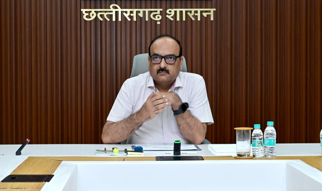रायपुर : ’मुख्य सचिव ने ई-प्रगति पोर्टल पर जियोटैग फोटो के साथ रिपोर्ट अपलोड करने के निर्देश’