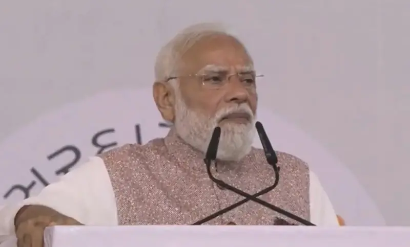 कर्नाटक और तेलंगाना के बाद अब गुजरात में लोगों से मोदी की अपील, कि वो सोने की ख़रीद को टालें और तेल की बचत करें.