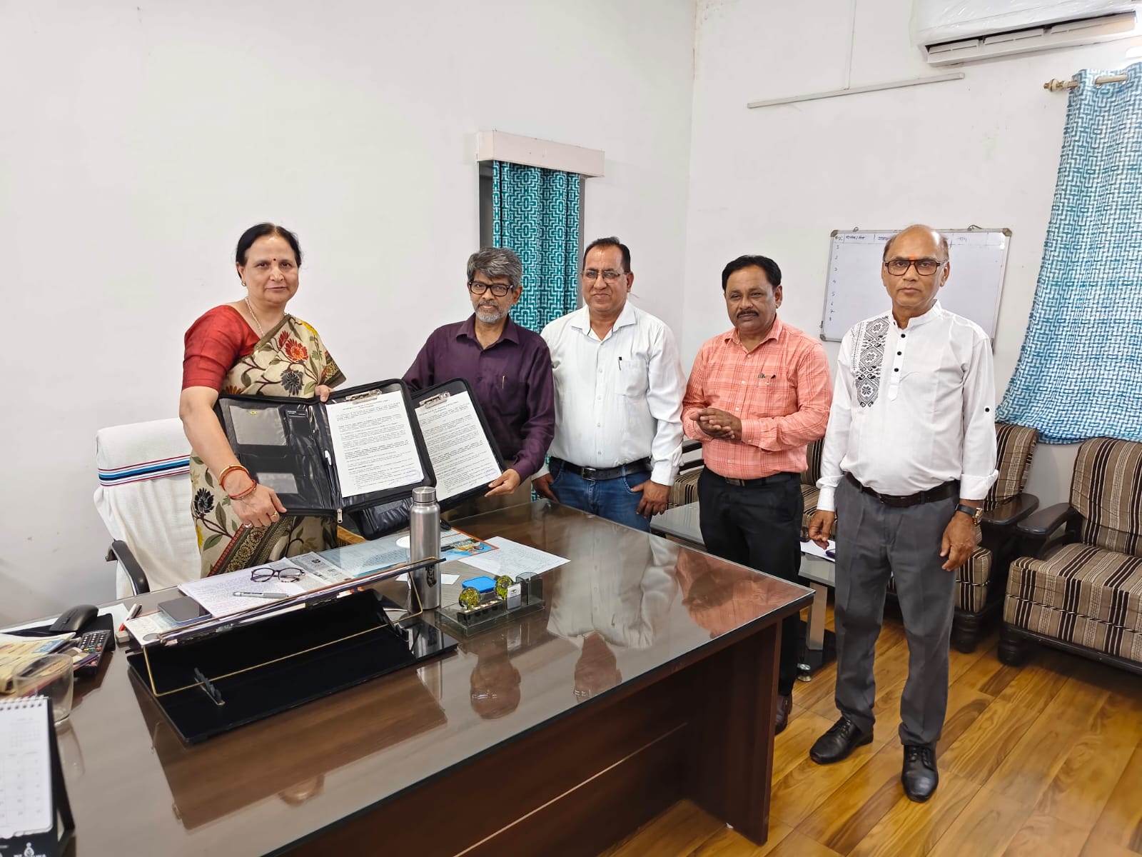 आईसीएआर-एनआईबीएसएम और ठाकुर प्यारेलाल संस्थान के बीच समझौता ज्ञापन पर हस्ताक्षर; छत्तीसगढ़ के कृषि क्षेत्र में अनुसंधान, विकास और प्रशिक्षण को मिलेगा बढ़ावा