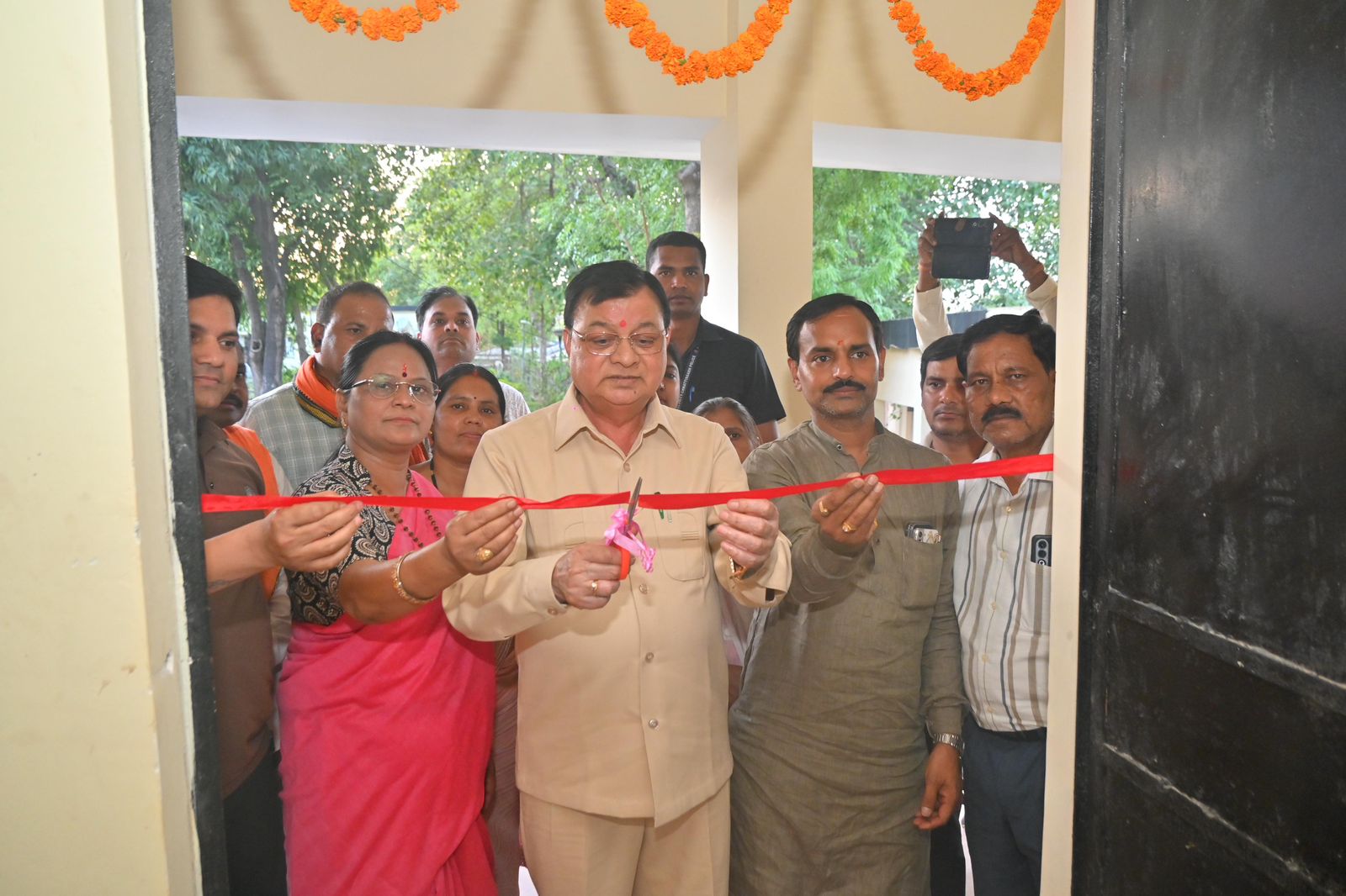 बालको राम मंदिर परिसर में नवनिर्मित सामुदायिक भवन का उद्योग मंत्री श्री लखन लाल देवांगन ने किया लोकार्पण