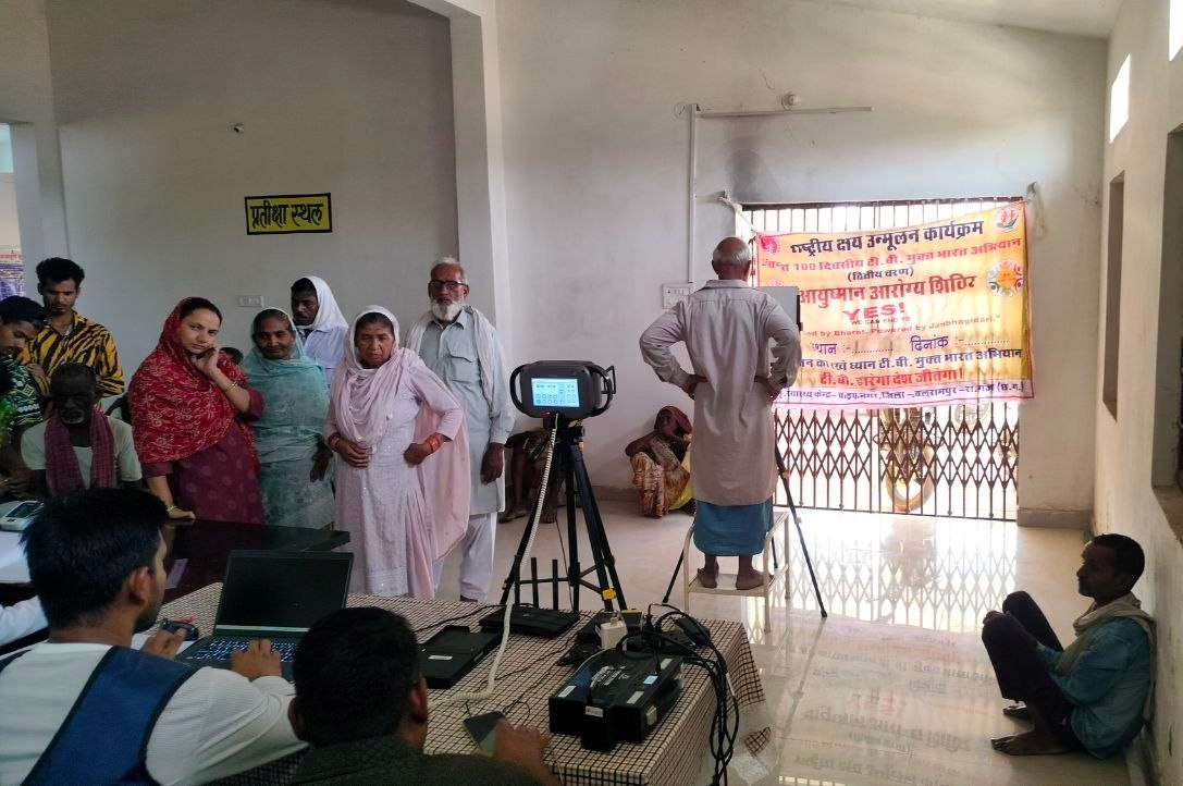 रायपुर : टीबी मुक्त छत्तीसगढ़ की दिशा में बड़ी पहल: अब गांव-गांव पहुंच रही है हैंड हेल्ड एक्स-रे जांच सुविधा