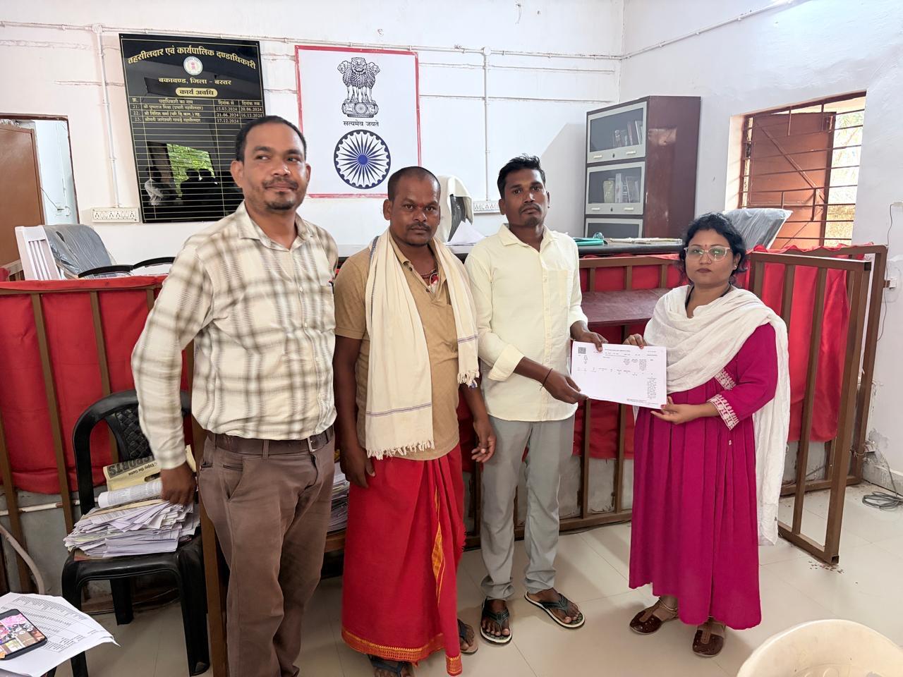 बस्तर मॉडल की पूरे देश को सीख: 8241 परिवारों को मिला जमीन पर वैध हक, प्रशासन खुद पहुंचा लोगों तक