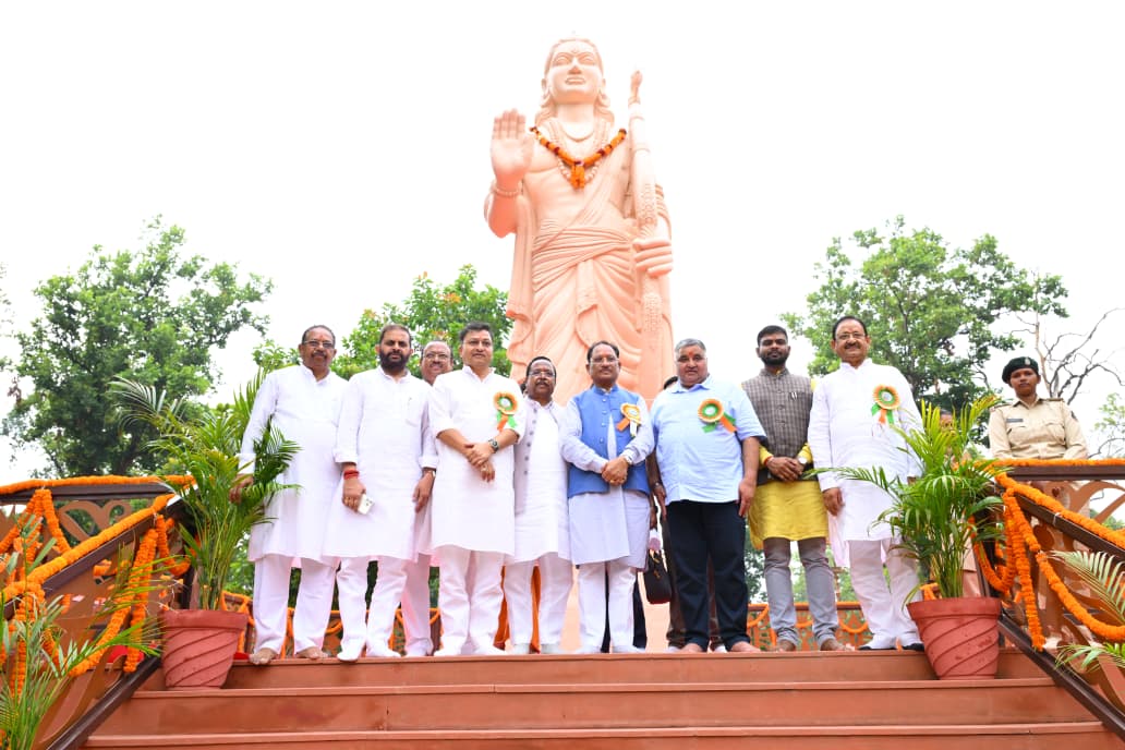 रायपुर : मातृशक्ति एवं प्रकृति के प्रति श्रद्धा का अनुपम संगम : मुख्यमंत्री श्री विष्णु देव साय ने