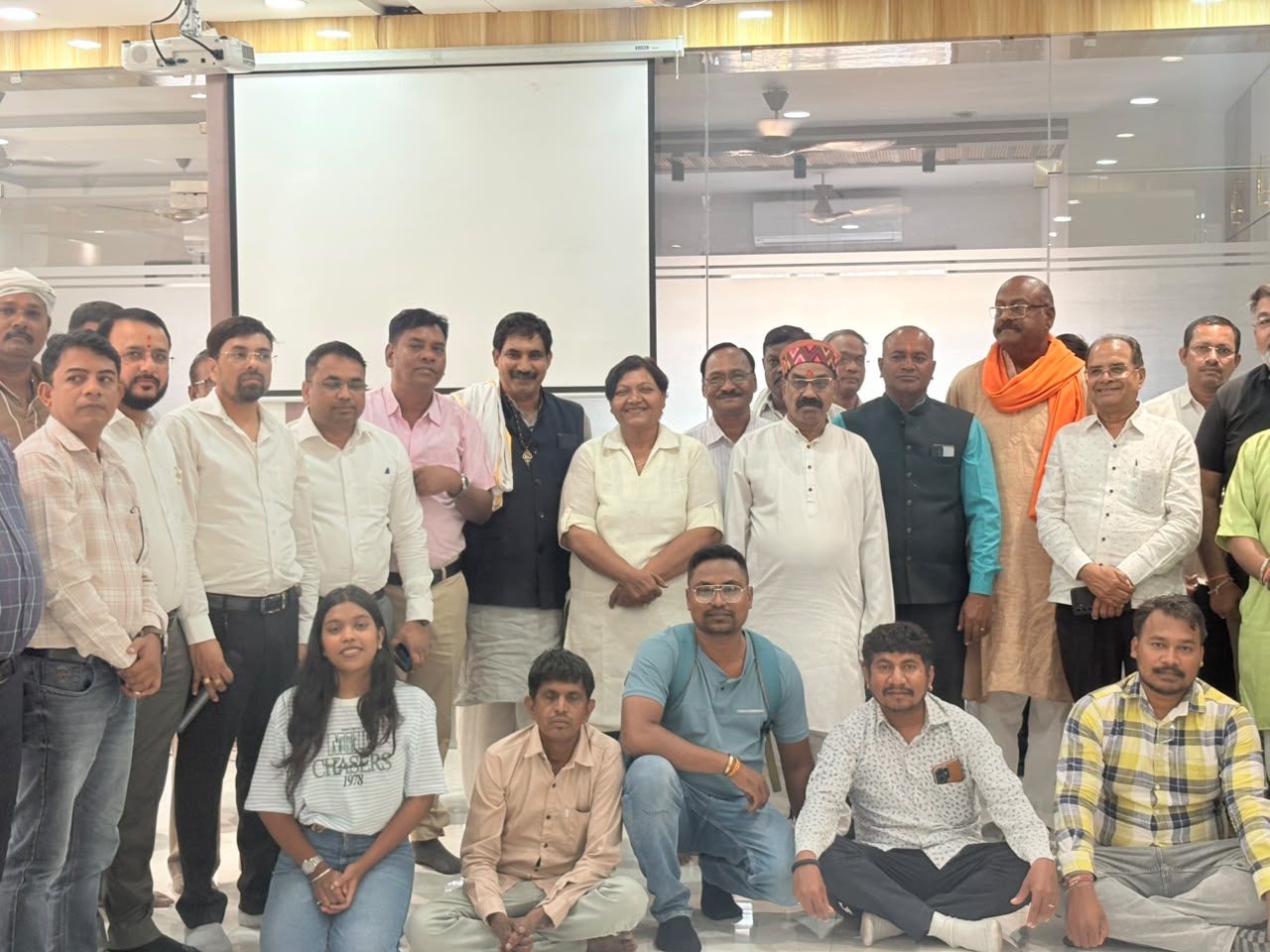 रायपुर में संपन्न हुई यादव समाज की बैठक जन्माष्टमी कार्यक्रम के लिए बनी सामूहिक सर्वानुमति..