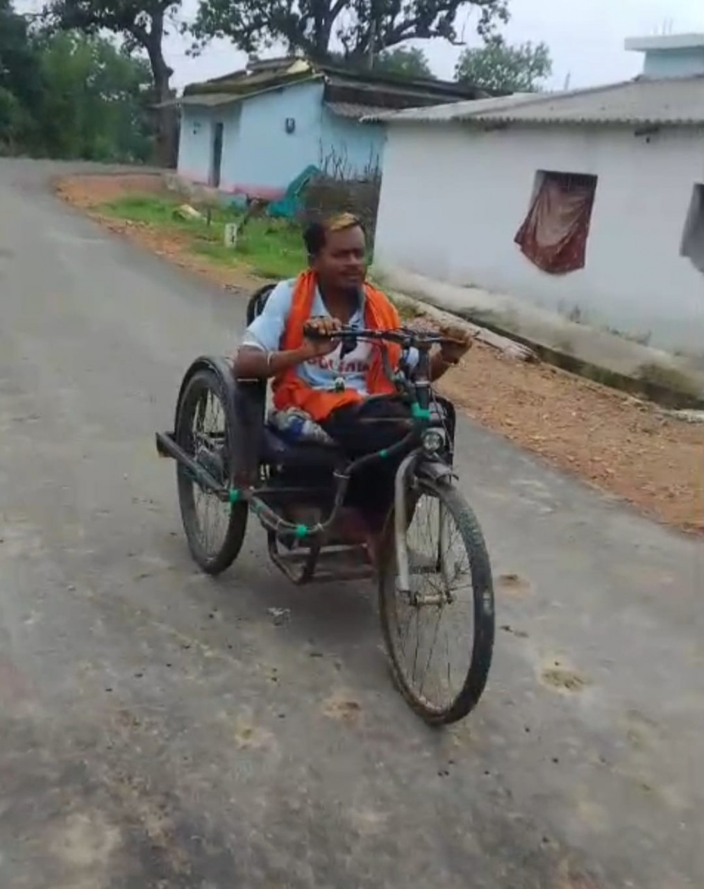 रायपुर : सीएम हेल्पलाइन बनी दिव्यांग प्रफुल्ल बेक के लिए उम्मीद की नई राह