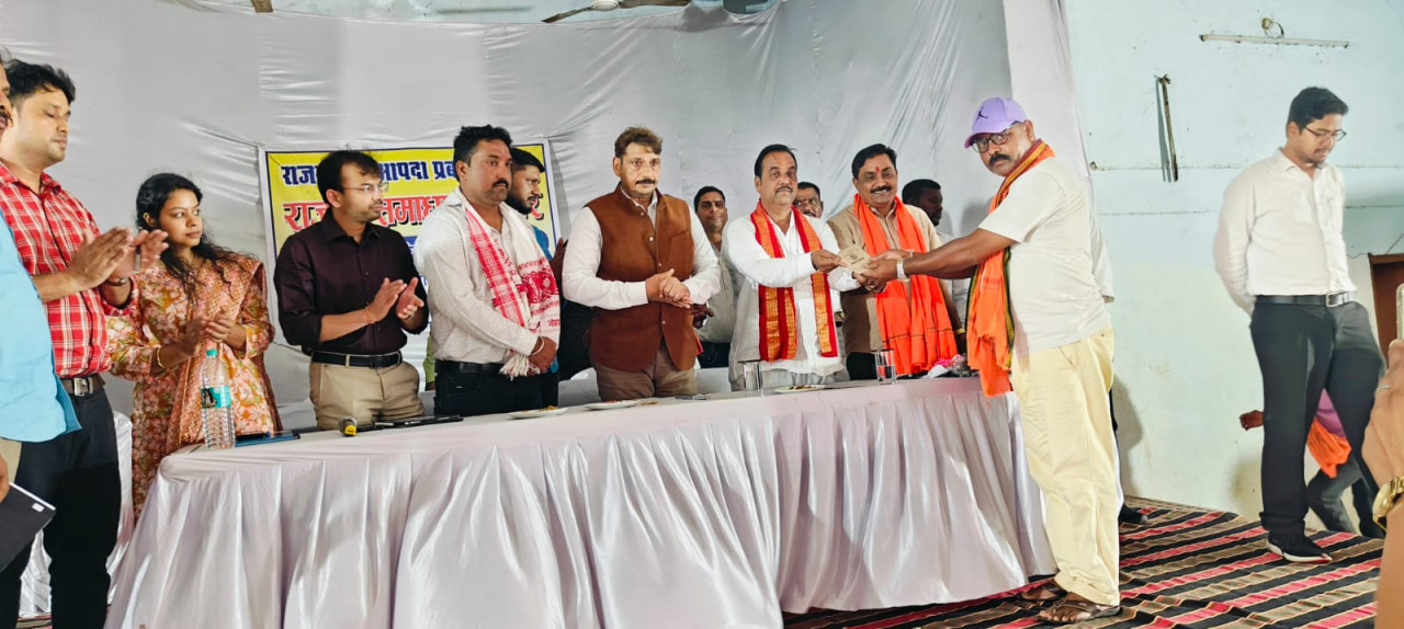 रायपुर : उप मुख्यमंत्री श्री विजय शर्मा की पहल पर सहसपुर लोहारा में लगा विशेष राजस्व शिविर