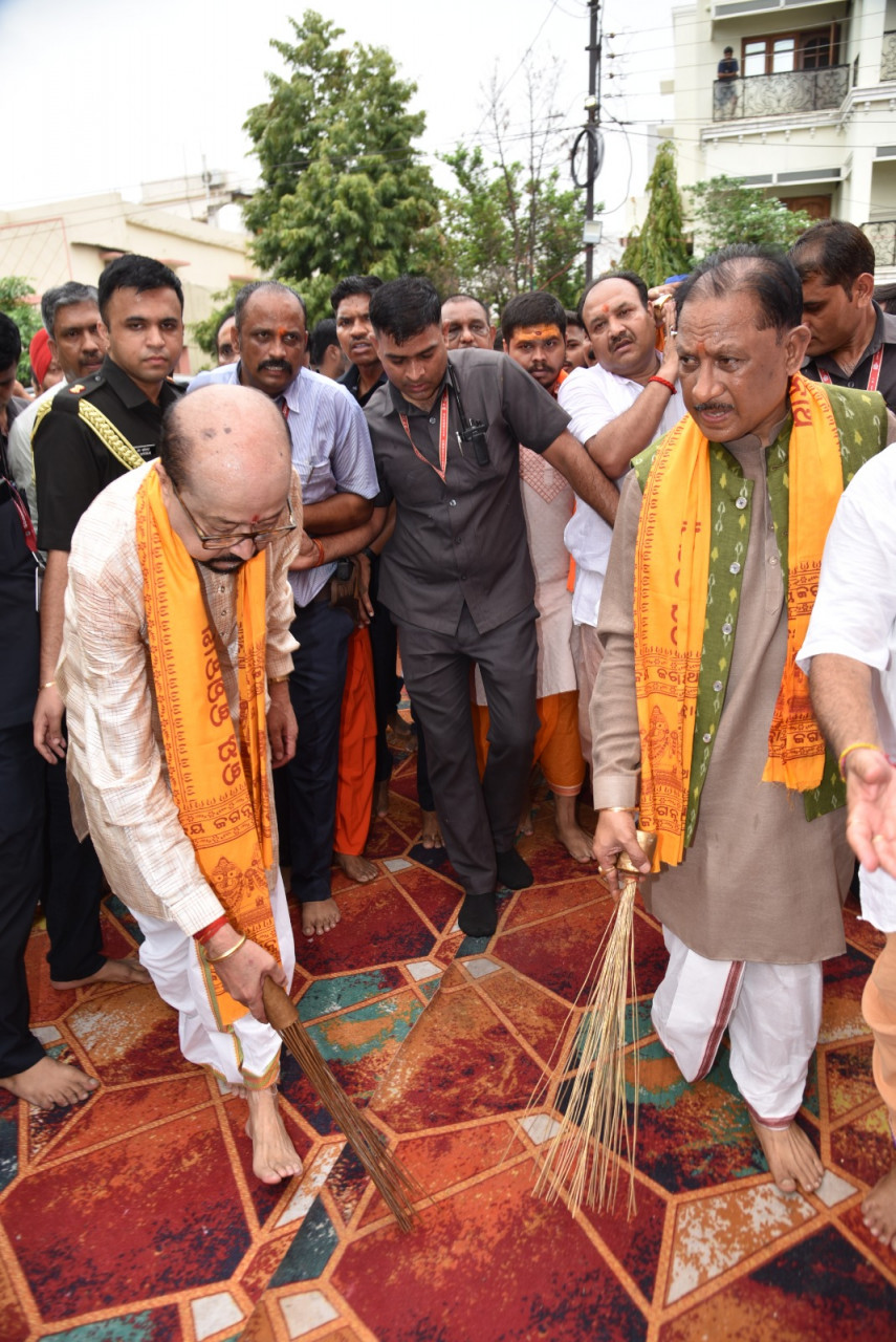 रायपुर : रथयात्रा महोत्सव में शामिल हुए राज्यपाल श्री डेका