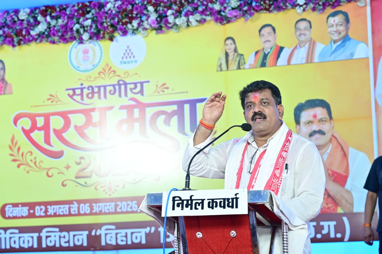 रायपुर : ग्रामीण उद्यमिता का मार्ग है संभागीय सरस मेला: उपमुख्यमंत्री श्री विजय शर्मा