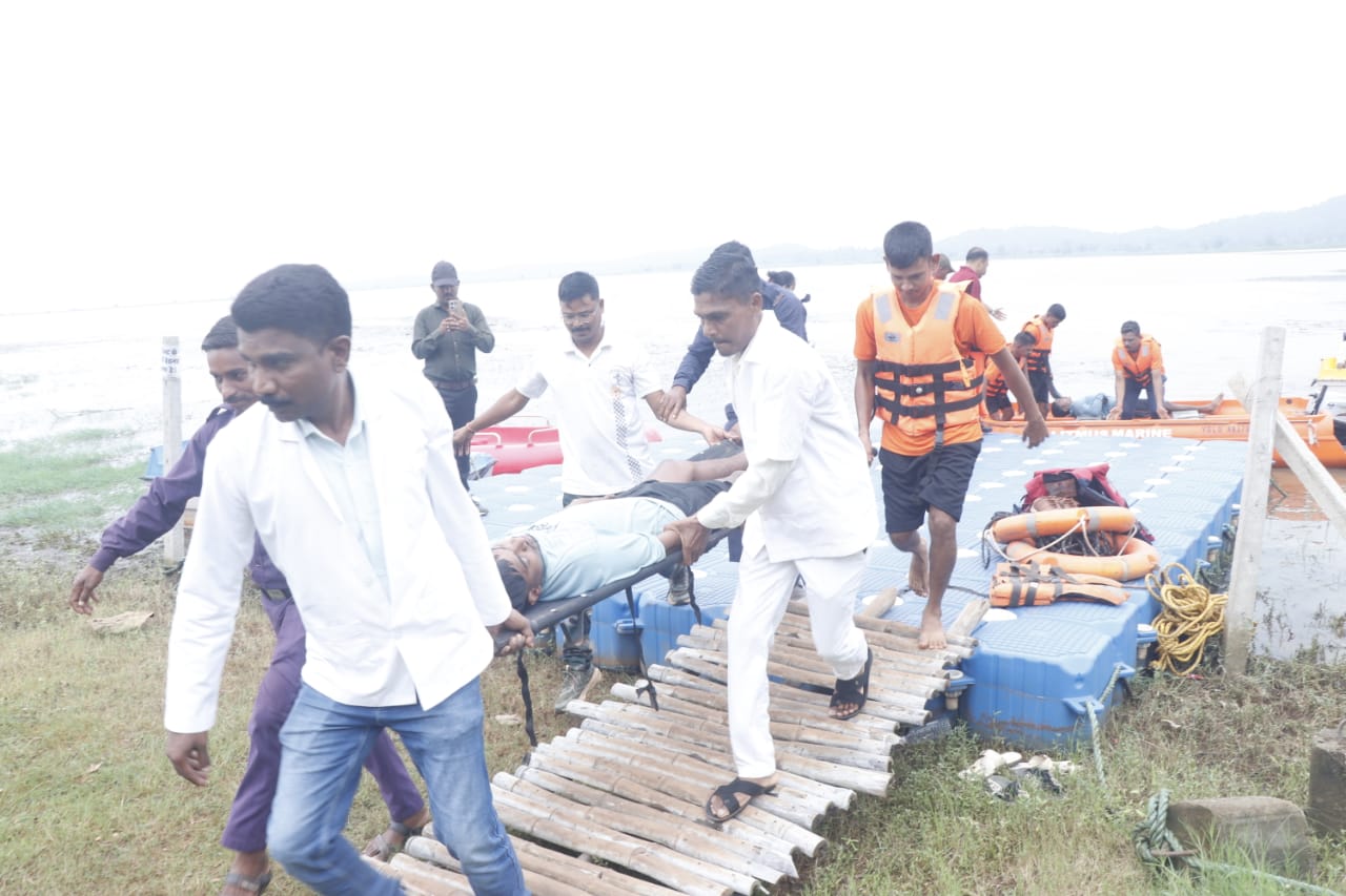 रायपुर : बाढ़ आपदा से निपटने की तैयारियों को परखने मॉकड्रिल, 4 लोगों का किया गया सफल रेस्क्यू