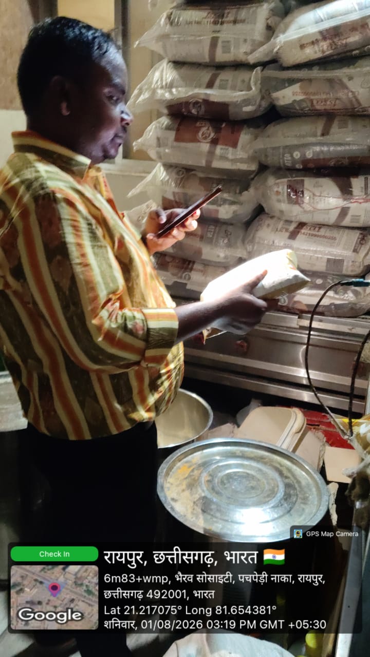 पचपेड़ीनाका स्थित महावीर थाली की स्वच्छता व्यवस्था का  औचक निरीक्षण : गन्दगी मिलने और स्वच्छता मानकों का पालन नहीं किया जाना पाकर तत्काल किया 08 हजार रूपये का ई जुर्माना