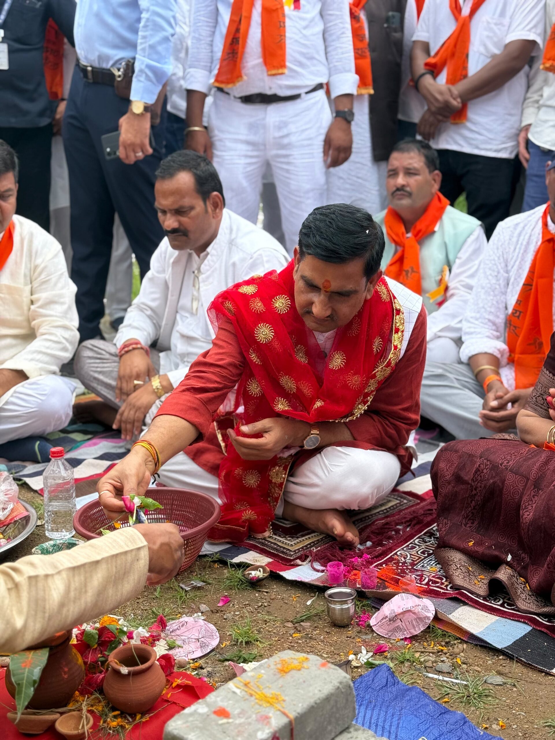 केंद्रीय राज्य मंत्री श्री तोखन साहू ने बिलासपुर में जनदर्शन, धार्मिक एवं सामाजिक कार्यक्रमों में की सहभागिता