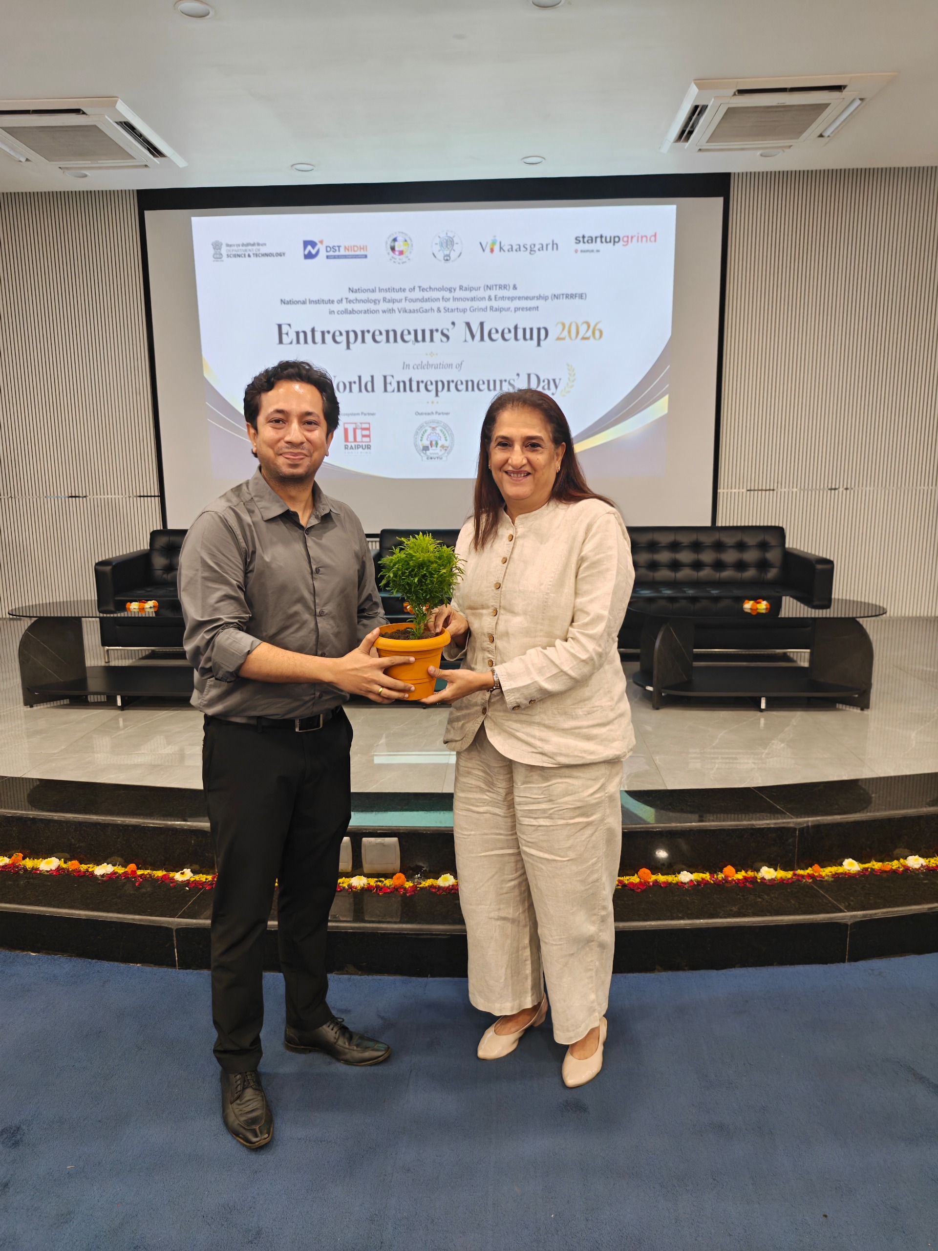 एनआईटी रायपुर में विश्व उद्यमी दिवस पर ‘एंटरप्रेन्योर्स मीटअप 2026’ का आयोजन