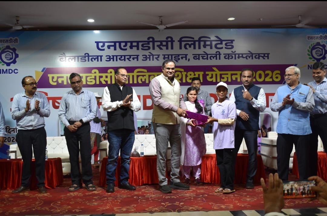 एनएमडीसी की ‘बालिका शिक्षा योजना’ से बस्तर की आदिवासी बेटियों के सपनों को मिली उड़ान